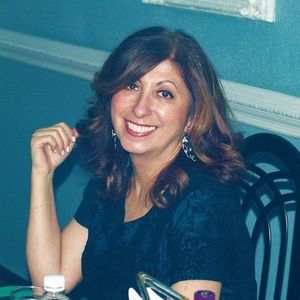 Meet your Posher, Sarra